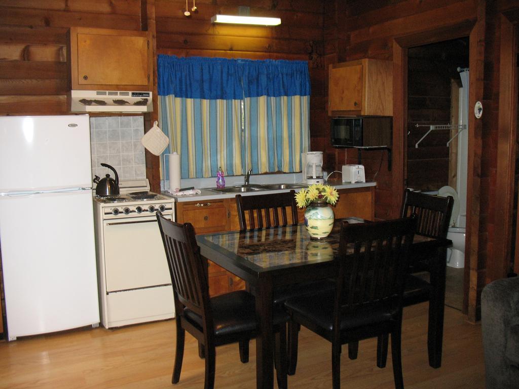 Forest Lake Camping Resort Cabin 18 Advance Εξωτερικό φωτογραφία